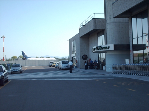 Aeroporto di Parma (PMF) Autonoleggio con Autista